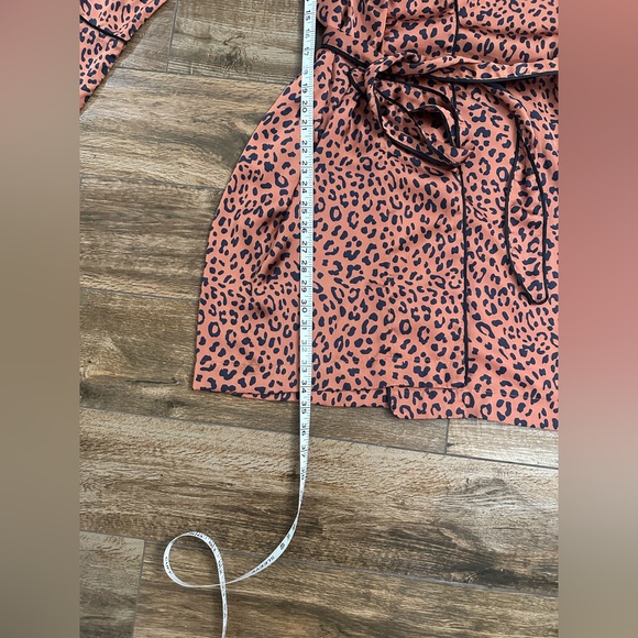 Silky Animal Print Robe S/XS, Leopard Robe XS - Picture 4 of 7